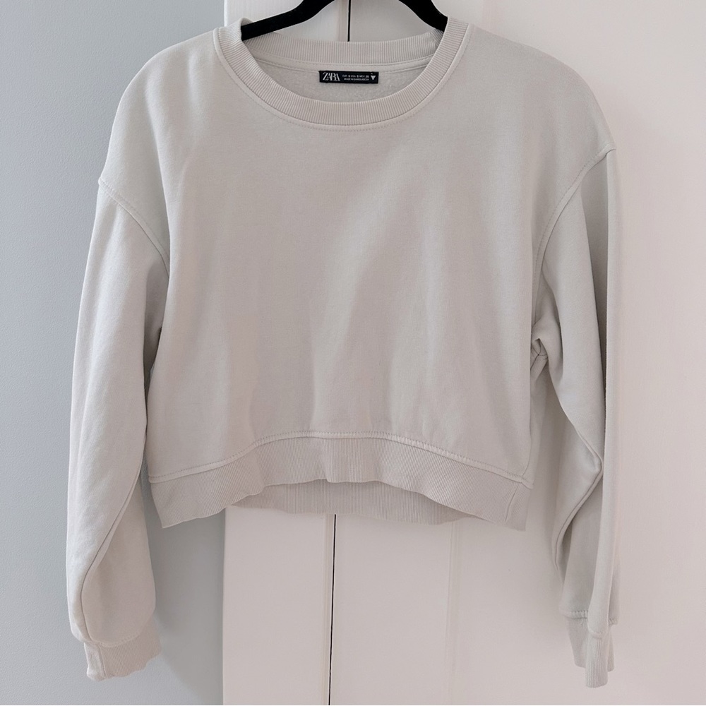 ZARA Crew Neck in Size Small